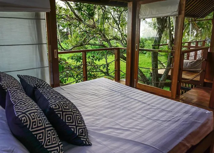 Coconut Corner - Ocean View Treehouse Tanah Lot