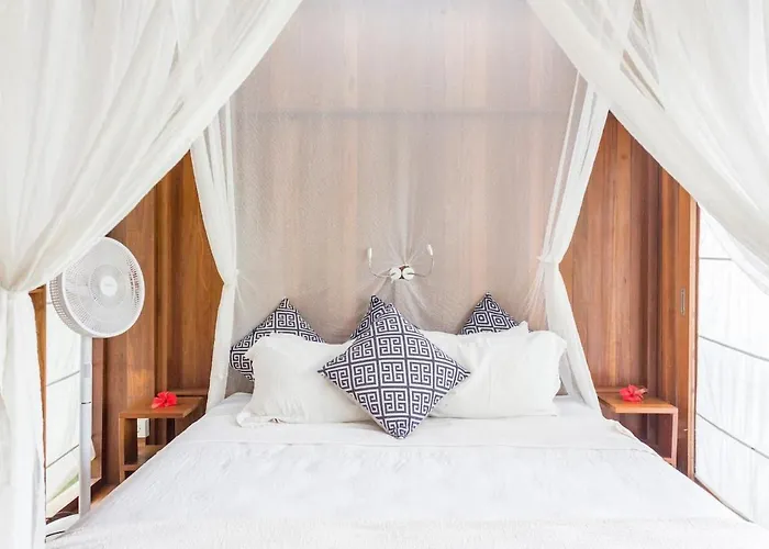 Coconut Corner - Ocean View Treehouse Villa