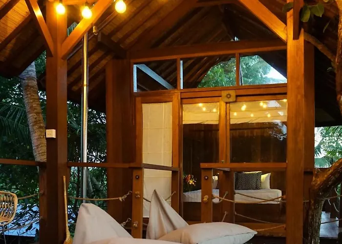 Coconut Corner - Ocean View Treehouse Tanah Lot