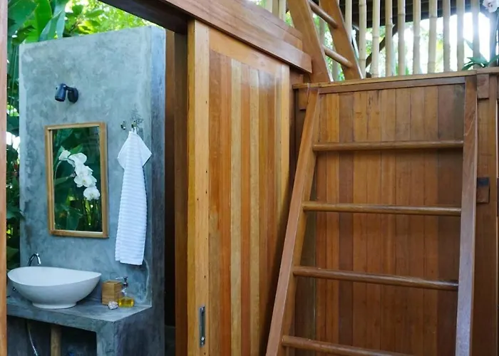 Villa Coconut Corner - Ocean View Treehouse *