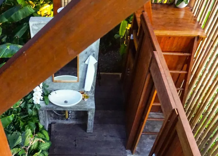 Villa Coconut Corner - Ocean View Treehouse *